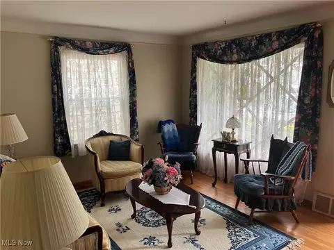 12924 Orme Rd, Garfield Heights, OH 44125 photo 3