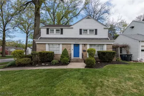 5567 Dorset Rd, Lyndhurst, OH 44124