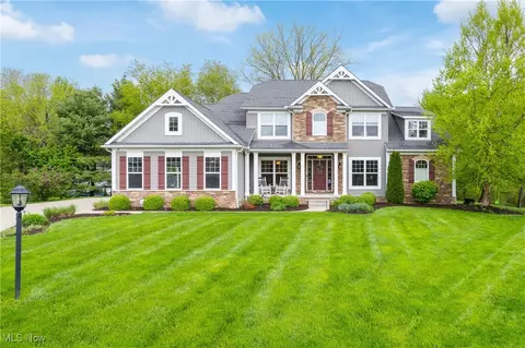 3897 Creekside Dr, Uniontown, OH 44685