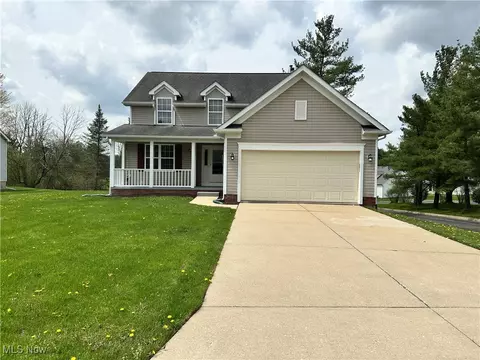 122 Pine Hollow Cir, Chardon, OH 44024