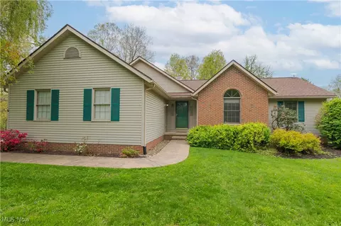 5533 Briggle Ave SW, East Sparta, OH 44626
