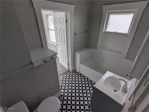 Bath - 906 Middle Ave, Elyria, OH 44035 photo 1 of 2