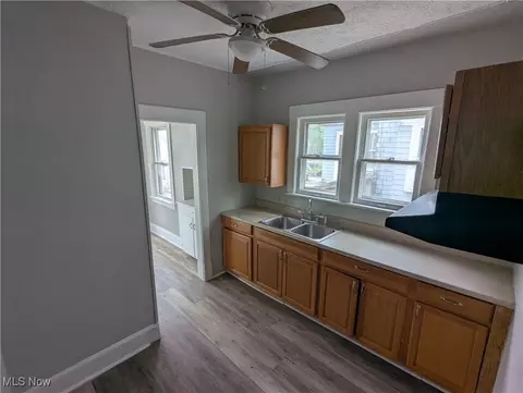 Entry Way - 906 Middle Ave, Elyria, OH 44035 photo 1 of 2