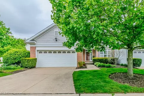 181 Rosebury Ct, Mayfield Heights, OH 44124