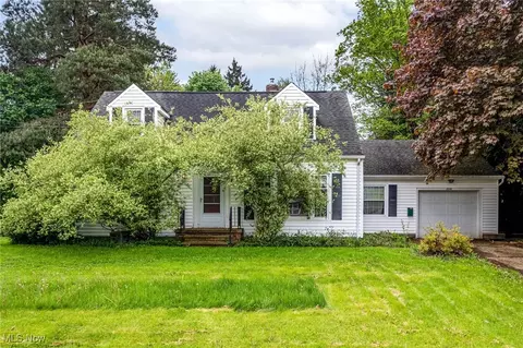 2376 Burnham Rd, Akron, OH 44333