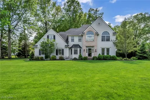 32097 Teasel Ct, Avon Lake, OH 44012