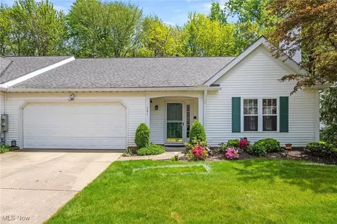 741 Pebblebrook Dr #U15, Willoughby Hills, OH 44094