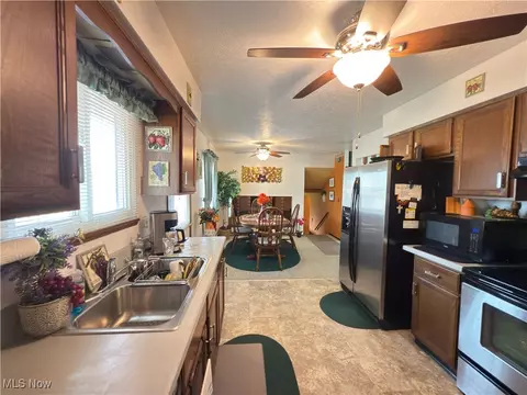 2736 Rita Dr, Lorain, OH 44053 photo 8