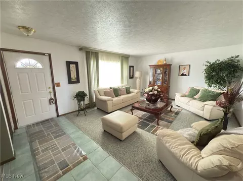 2736 Rita Dr, Lorain, OH 44053 photo 4