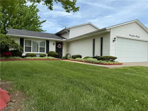 2736 Rita Dr, Lorain, OH 44053 photo 3