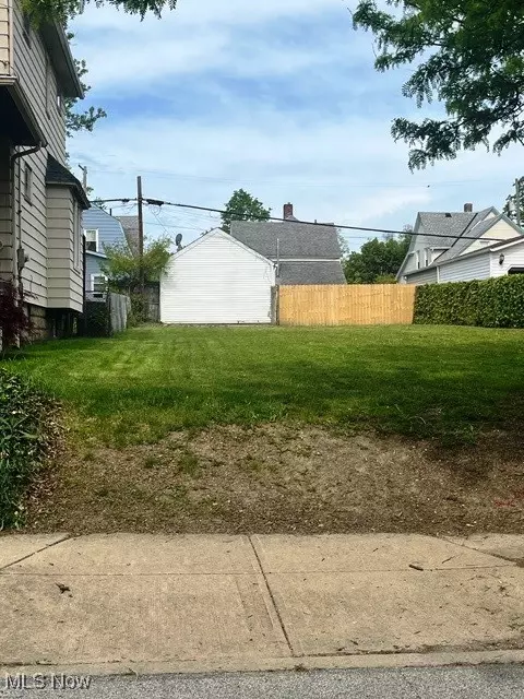 1486 Hopkins Ave, Lakewood, OH 44107