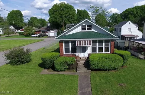1632 Lawrence St, Parkersburg, WV 26101