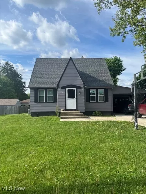 14 E Oakland Blvd, Struthers, OH 44471 photo 1