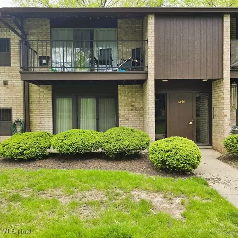 16495 Heather Ln #102, Middleburg Heights, OH 44130