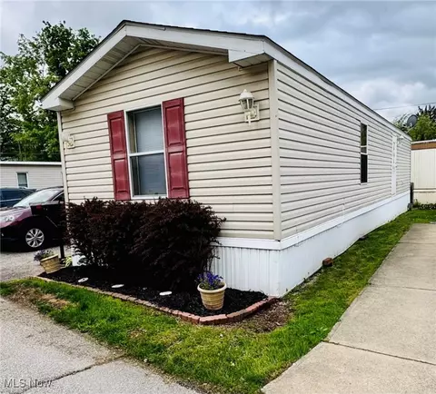 9151 Mentor Ave #B17, Mentor, OH 44060