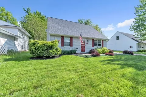 461 Xavier St, Elyria, OH 44035 photo 3