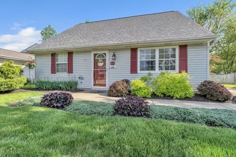 461 Xavier St, Elyria, OH 44035