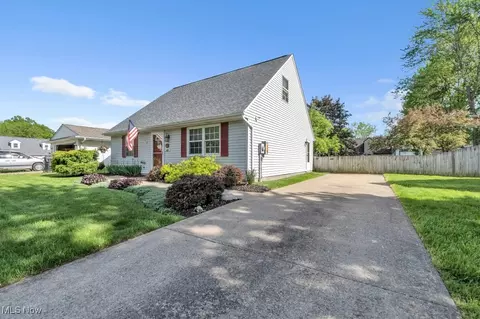 461 Xavier St, Elyria, OH 44035 photo 6