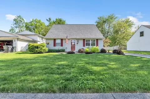 461 Xavier St, Elyria, OH 44035 photo 5