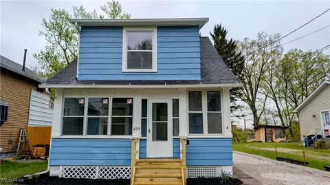 404 E 23rd St, Ashtabula, OH 44004 photo 2