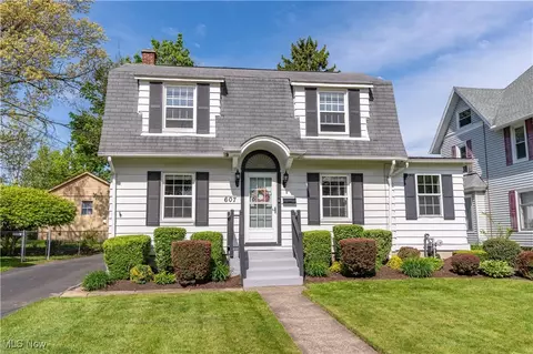 607 Mckinley Ave SE, North Canton, OH 44720