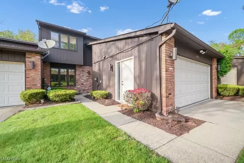 8343 Villa Marina Ct, Mentor, OH 44060