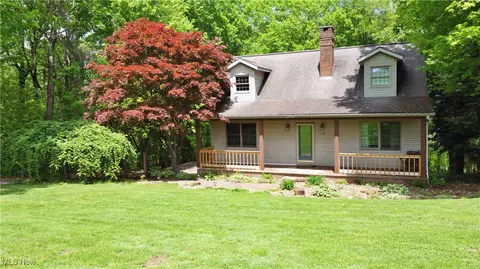2765 Tarkman Dr, Nashport, OH 43830