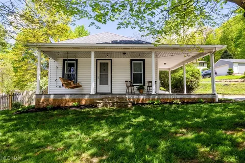 318 S Mill St, Fredericksburg, OH 44627