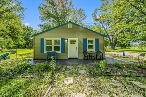 6329 Green Rd, Ashtabula, OH 44004
