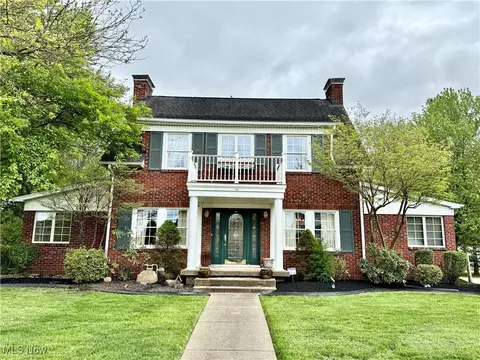 719 W Broad St, Newton Falls, OH 44444