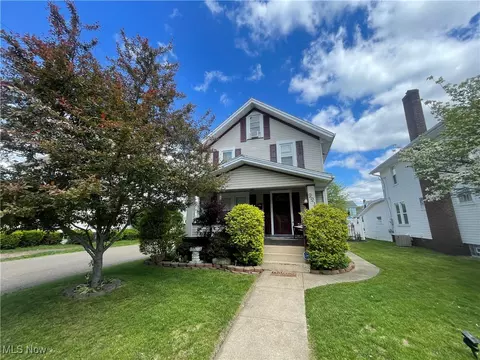221 Minnich Ave NW, New Philadelphia, OH 44663