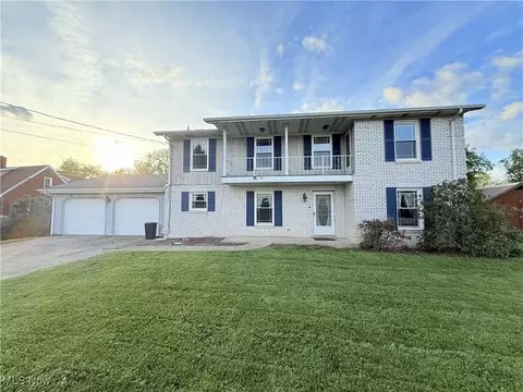 147 Powells Ln, Wintersville, OH 43953