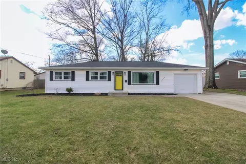 1674 Yolanda Dr, Youngstown, OH 44511