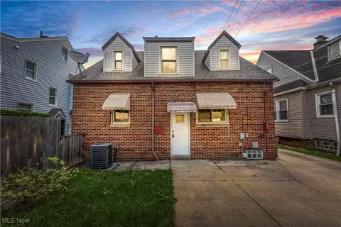 262 E 208th St, Euclid, OH 44123 photo 3