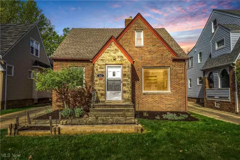 262 E 208th St, Euclid, OH 44123