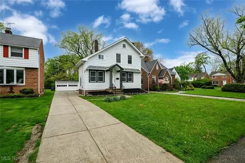 1268 Oakland Dr, Cleveland, OH 44124