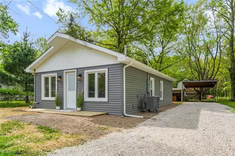 17469 Laurel Ave, Lake Milton, OH 44429
