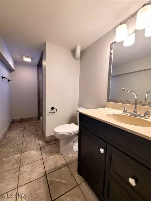 Bath - 2222 Whipple Ave NW, Canton, OH 44708 photo 4 of 6