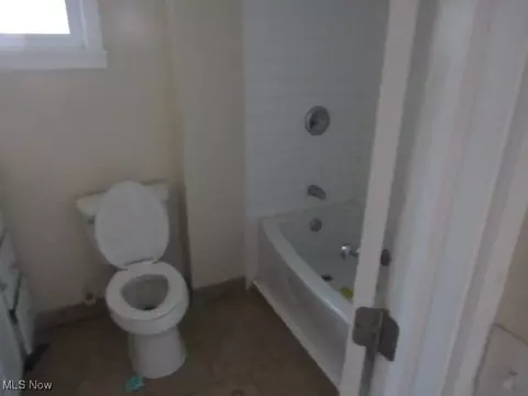 Bath - 148 Bell Ave, Elyria, OH 44035 photo 1 of 1