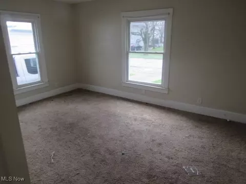 Living - 148 Bell Ave, Elyria, OH 44035 photo 2 of 2