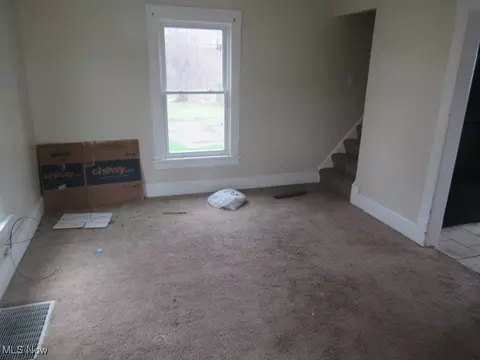 Living - 148 Bell Ave, Elyria, OH 44035 photo 1 of 2