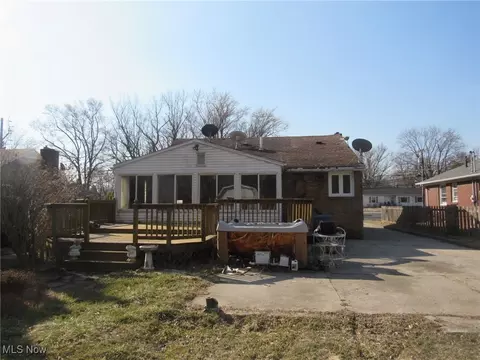1329 E Perkins Ave, Sandusky, OH 44870 photo 5