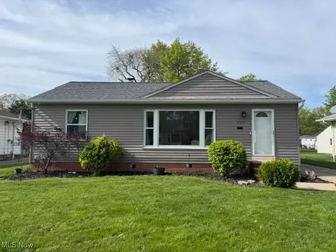 30101 Oakdale Rd, Willowick, OH 44095