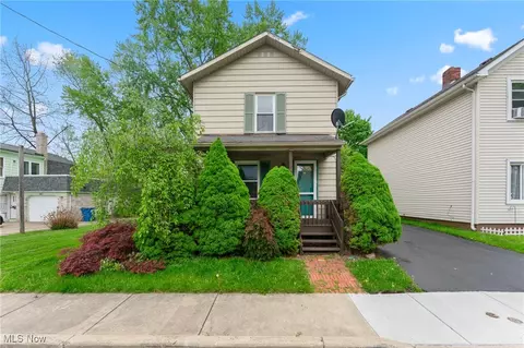 215 Holford Ave, Niles, OH 44446