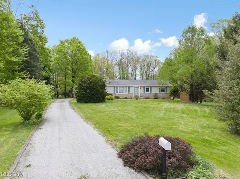235 Heritage Dr, Beloit, OH 44609 photo 2