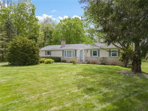 235 Heritage Dr, Beloit, OH 44609 photo 3