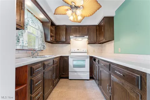 235 Heritage Dr, Beloit, OH 44609 photo 16