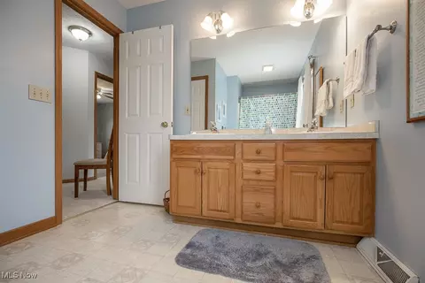 2131 Kimberly Ct, Wickliffe, OH 44092 photo 32