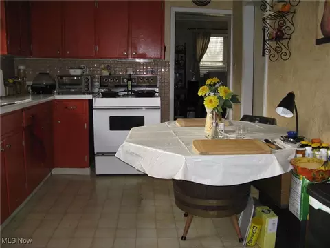 Kitchen - 4357 Ridgewood Rd, Akron, OH 44321 photo 1 of 2