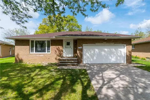 4768 Fairway Dr, Cleveland, OH 44144